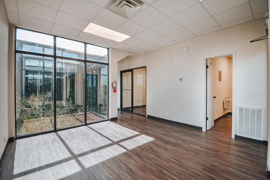 More Photos Of 4104 Houston Hwy, Victoria General Retail For Sale
