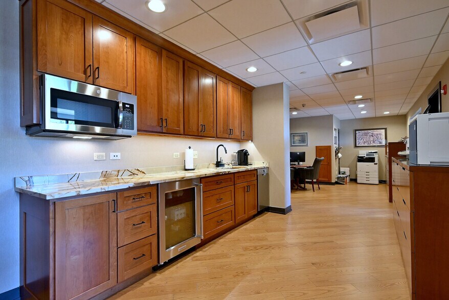 More Photos Of 25-41 E Main St, Roselle Service Station For Sale