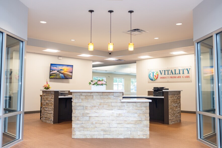 More Photos Of 300 Regent Park Ct, Greenville Office For Lease