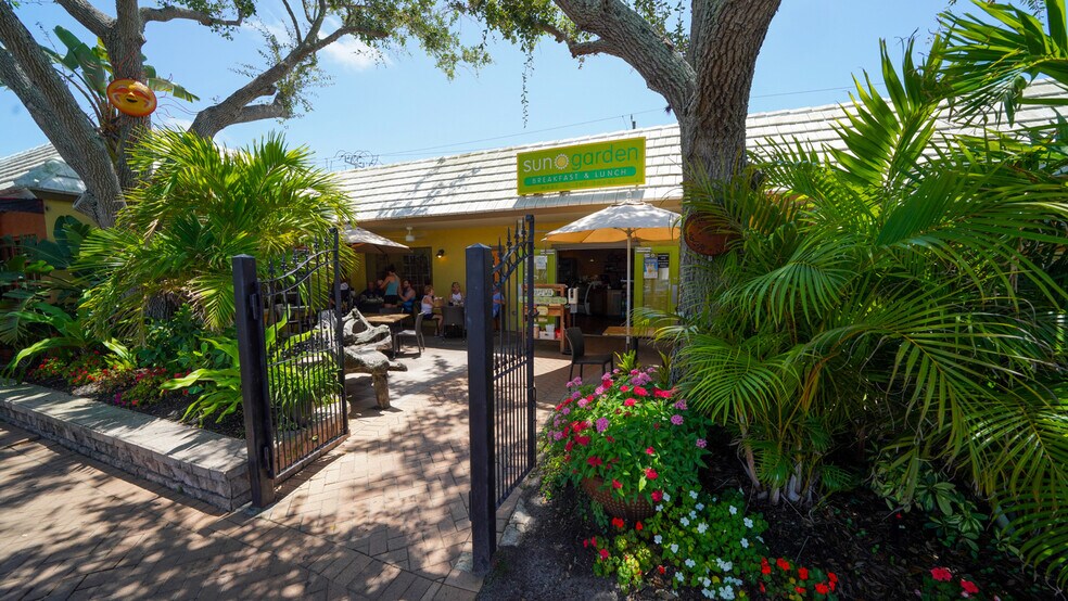 More Photos Of 5610 AVENIDA DEL MARE, Sarasota Specialty For Sale