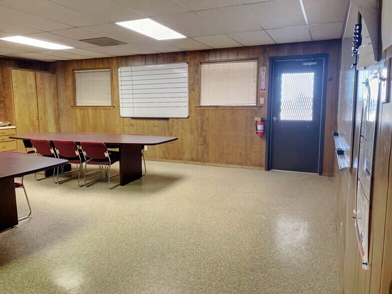 More Photos Of 1206 W Interstate 20, Monahans Office For Sale