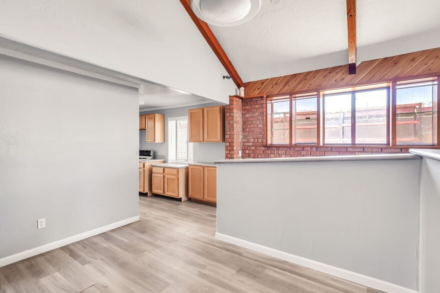 More Photos Of 517 S Lebaron St, Mesa Warehouse For Lease