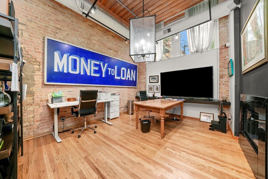 More Photos Of 1327 W Washington Blvd, Chicago Loft Creative Space For Lease
