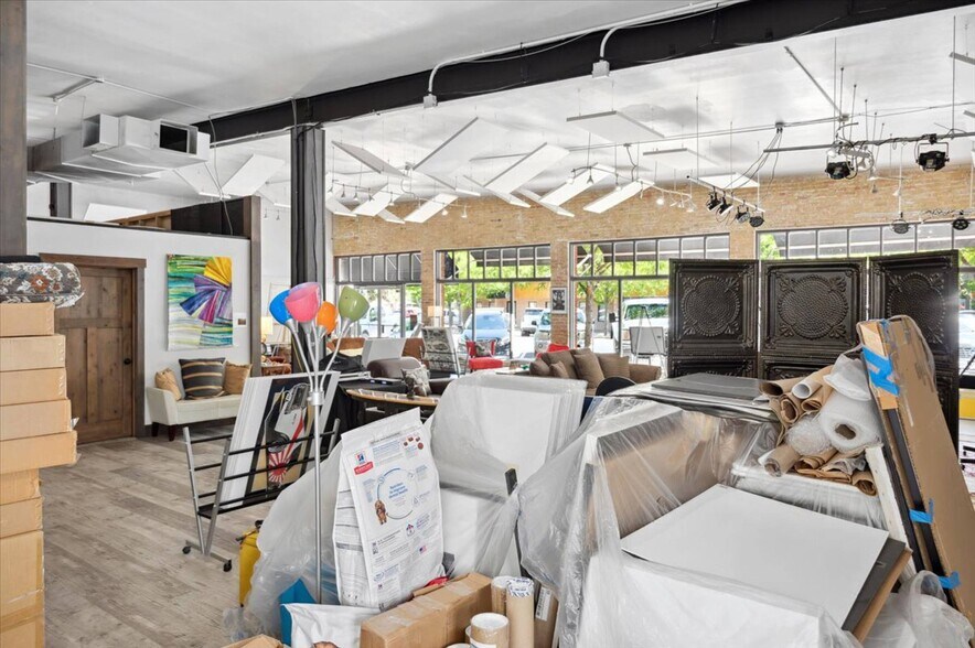 More Photos Of 430 N 1st St, Montrose General Retail For Sale