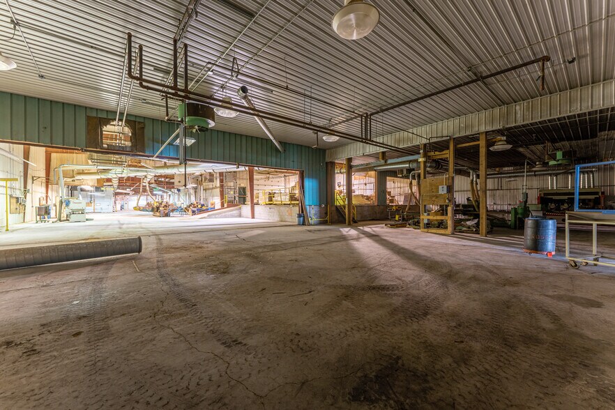 More Photos Of 4097 53 Hwy, Eveleth Manufacturing For Sale