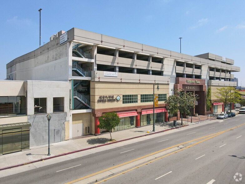 More Photos Of 988 N Hill St, Los Angeles General Retail For Sale