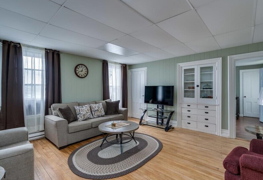 More Photos Of 16 Bethune St, Alexandria Bay Marina For Sale