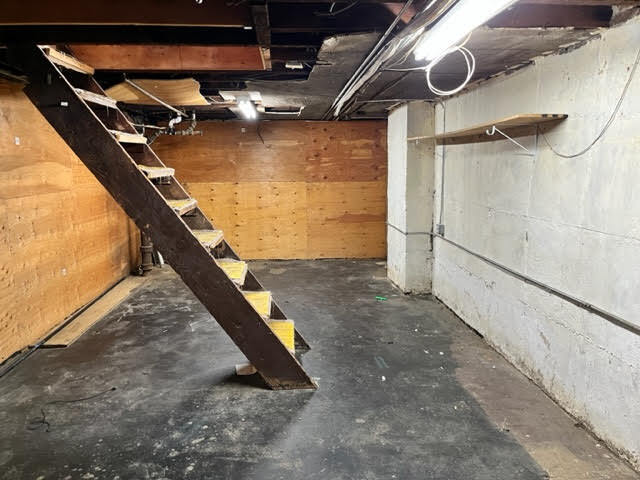 More Photos Of 20215 Hollis Ave, Saint Albans Storefront For Lease