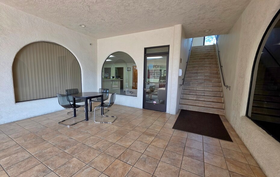 More Photos Of 9795 Cabrini Dr, Burbank Loft Creative Space For Lease