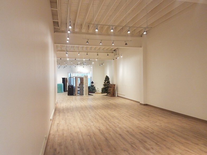 More Photos Of 143 W Main St, Bay Shore General Retail For Sale