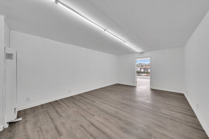 More Photos Of 2610 W Imperial Hwy, Hawthorne Storefront Retail Office For Lease