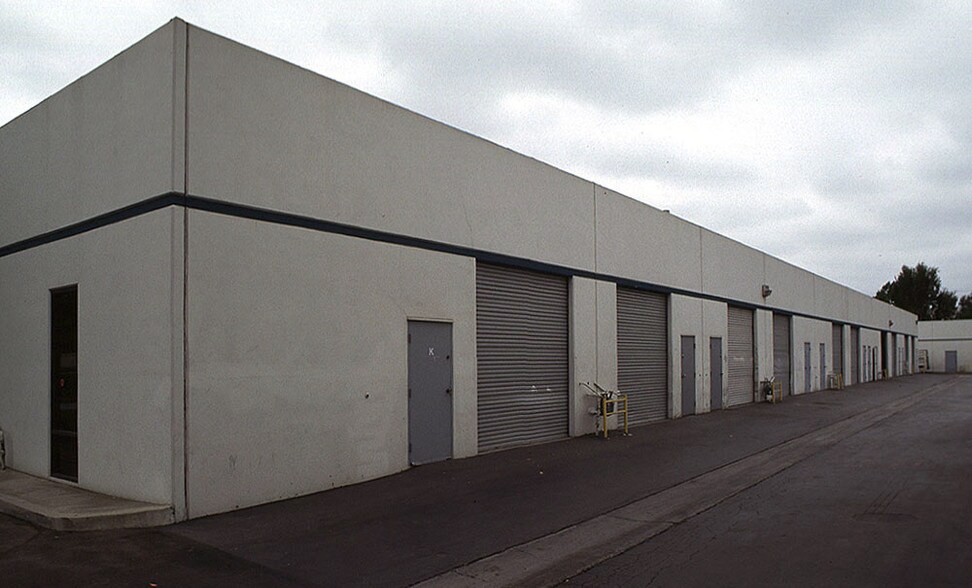 More Photos Of 8541 Wellsford Rd, Santa Fe Springs Unknown For Lease