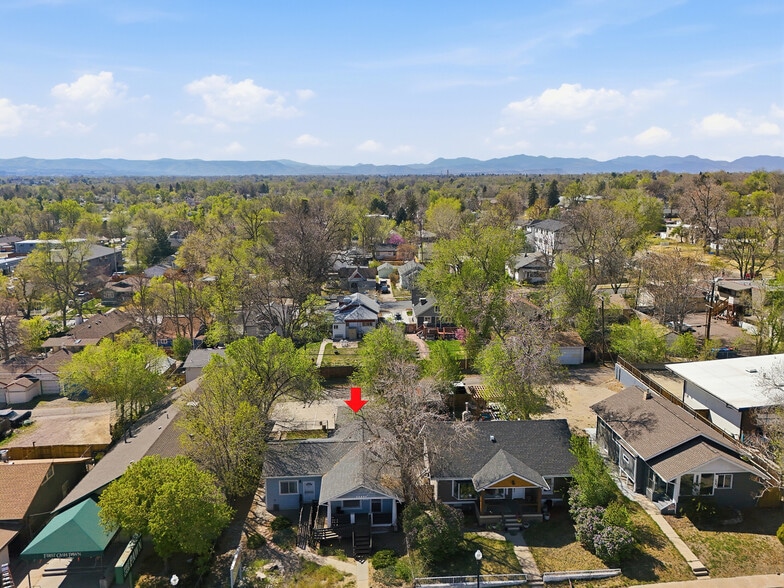 More Photos Of 2553 Sheridan Blvd, Edgewater General Retail For Sale