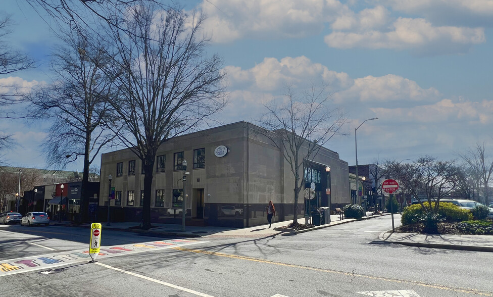 Primary Photo Of 133 E Court Sq, Decatur Storefront Retail Office For Lease