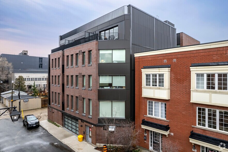 More Photos Of 41 River St, Toronto Apartments For Lease