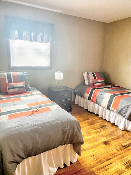 More Photos Of 5414 Homegardner Rd, Castalia Apartments For Sale