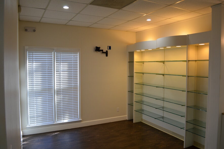 More Photos Of 3055 Lorna Rd, Birmingham Medical For Sale