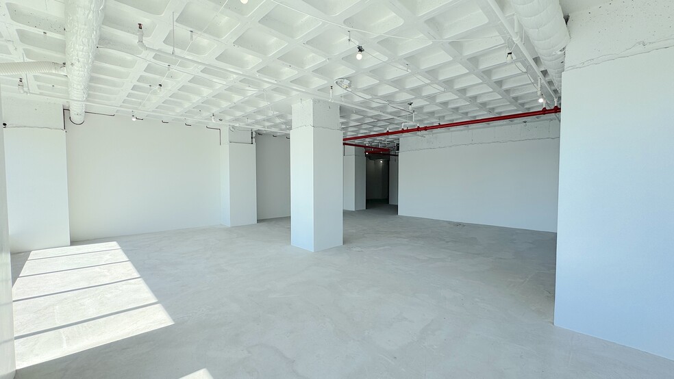 More Photos Of 866 United Nations Plz, New York Office For Lease