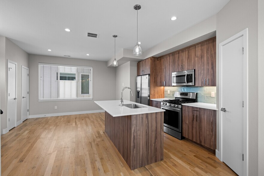 More Photos Of 5151 W 10th Ave, Denver Apartments For Sale