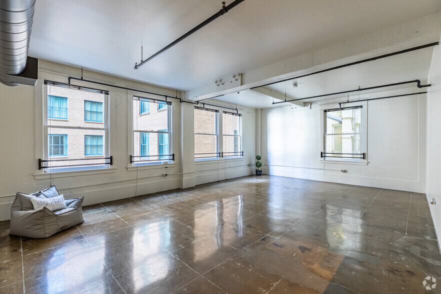 More Photos Of 1007 5th Ave, San Diego Apartments For Lease