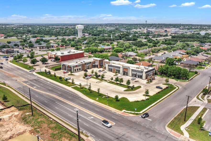 More Photos Of 821 W New Hope Dr, Cedar Park Storefront Retail Office For Sale