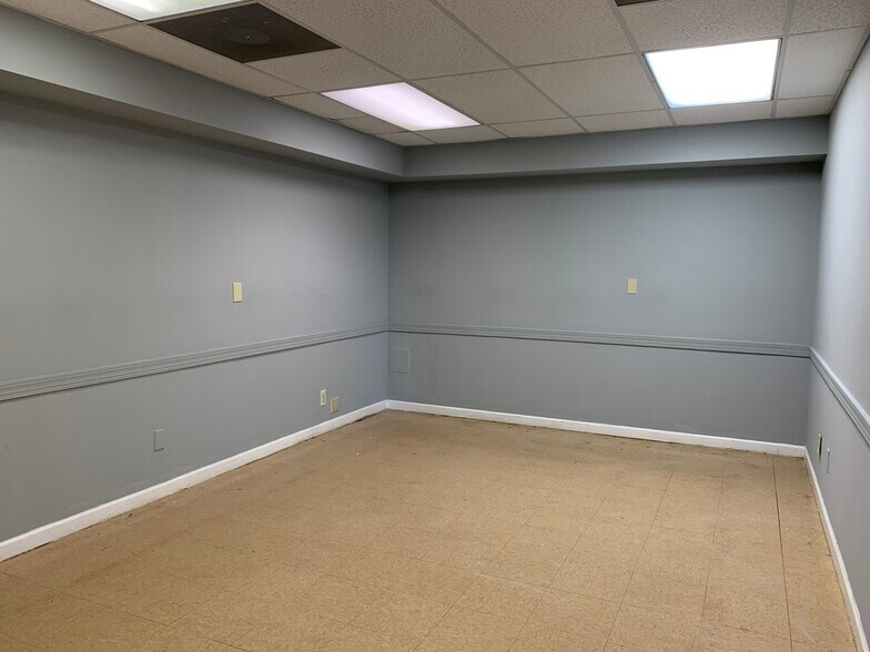 More Photos Of 4121-4141 NW 5th St, Plantation Medical For Sale