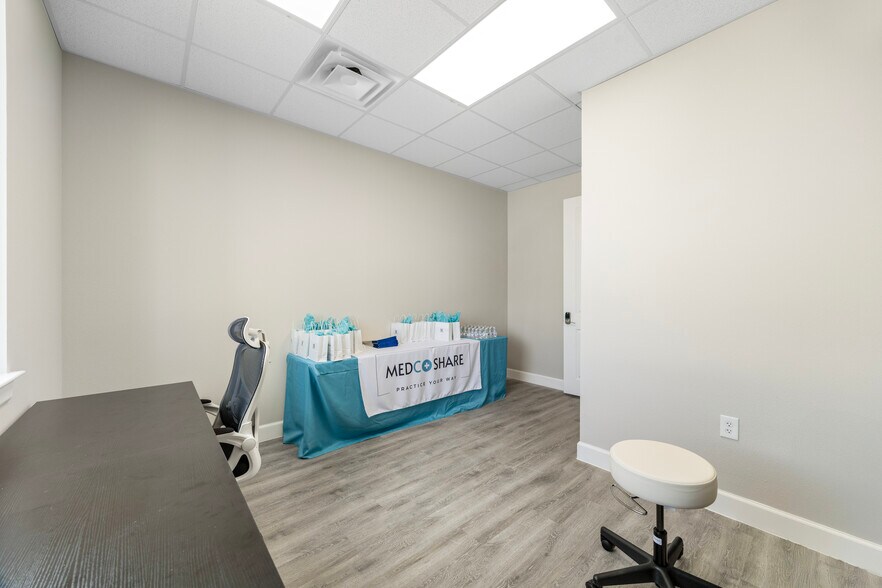 More Photos Of 3129 Kingsley Dr, Pearland Medical For Lease