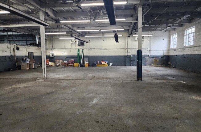 More Photos Of 6920 48th Ave, Woodside Auto Repair For Sale