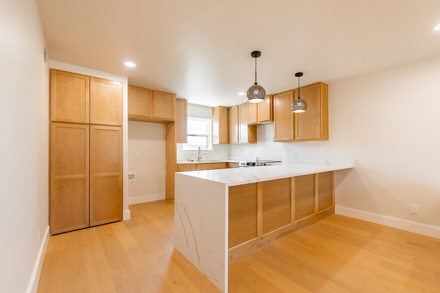 More Photos Of 701 W Highpoint Dr, Stillwater Apartments For Sale