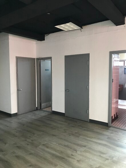 More Photos Of 4616 W Fullerton Ave, Chicago Light Manufacturing For Sale