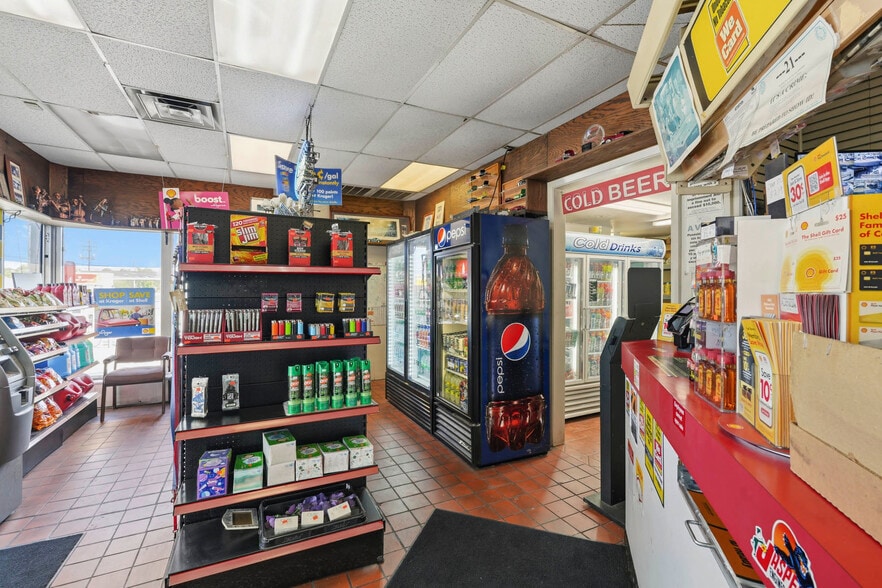 More Photos Of 101 S Friendswood Dr, Friendswood General Retail For Sale