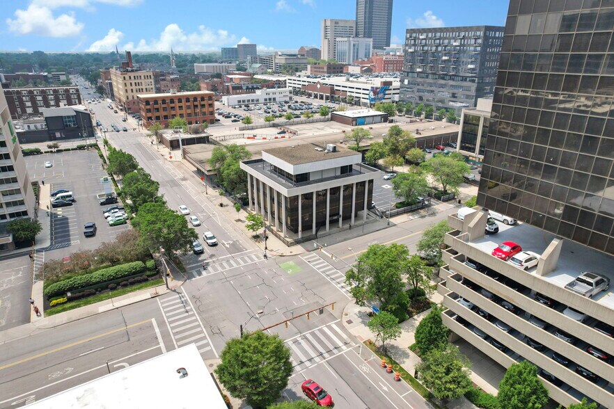 More Photos Of 141 E Town St, Columbus Office Residential For Lease