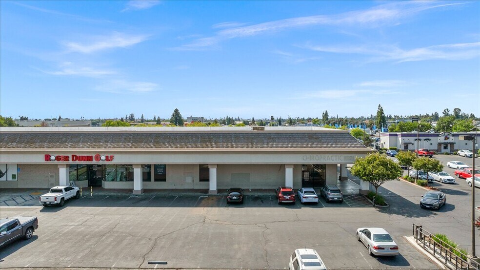 More Photos Of 5646 N Blackstone Ave, Fresno Unknown For Lease