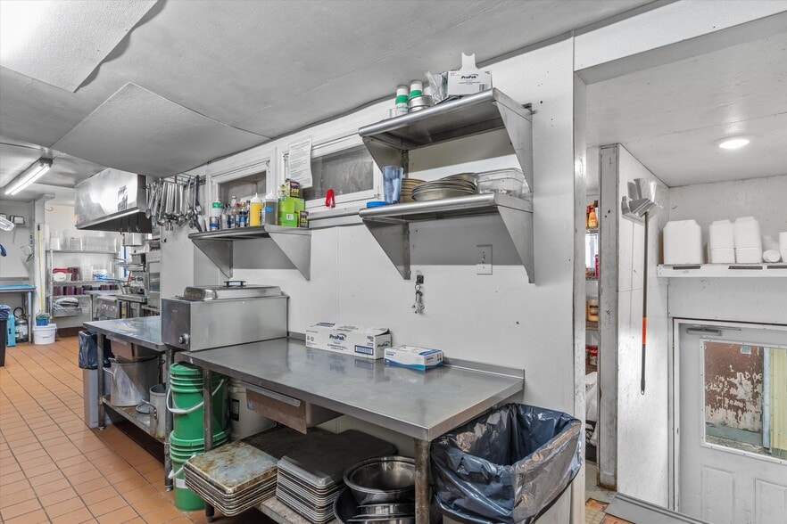 More Photos Of N8240 County Hwy E, Watertown Bar For Sale