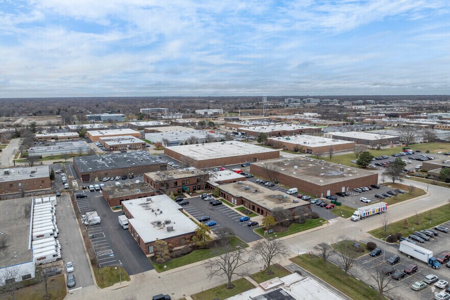 More Photos Of 3150-3210 Doolittle Dr, Northbrook Light Distribution For Lease