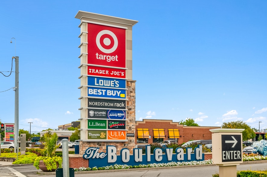 More Photos Of 1565-1641 Niagara Falls Blvd, Amherst Unknown For Lease