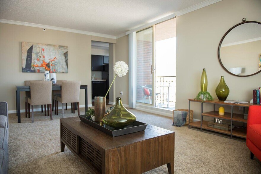 More Photos Of 657 S 3rd St, Louisville Apartments For Lease