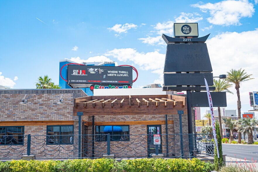 More Photos Of 2205-2211 Las Vegas Blvd, Las Vegas General Retail For Lease