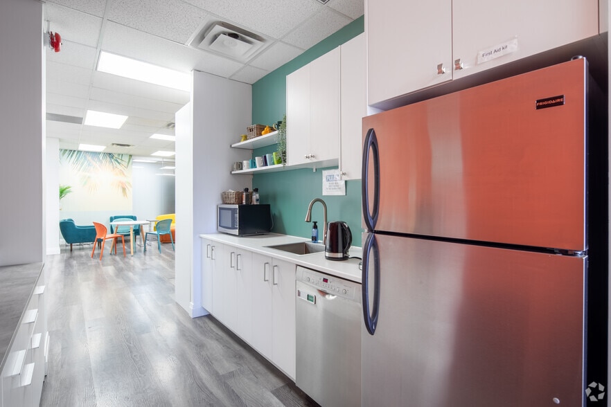 More Photos Of 120 Eglinton Ave E, Toronto Medical For Lease