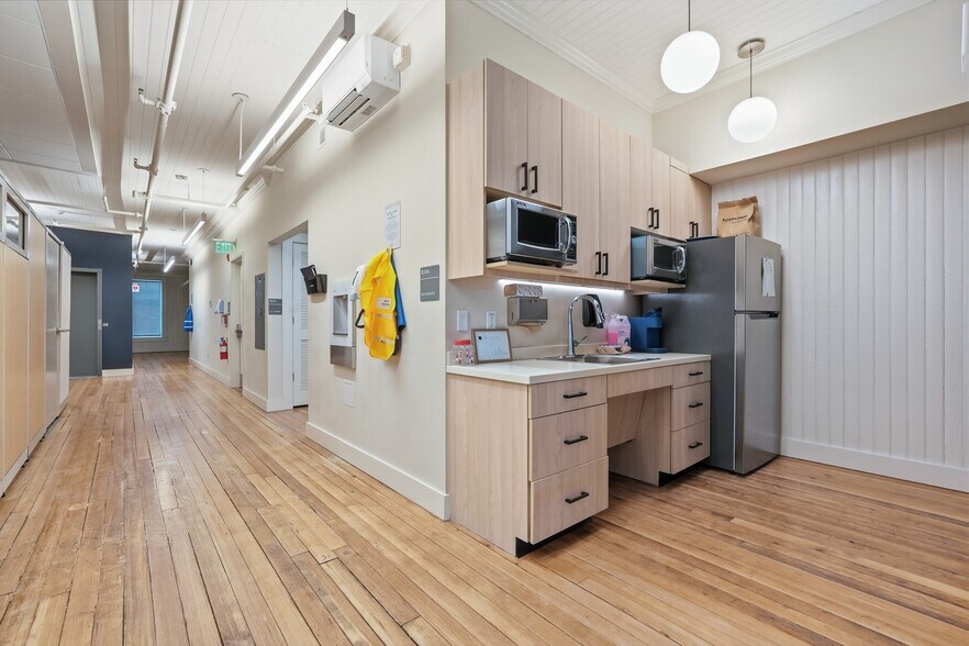 More Photos Of 245 High St, Holyoke Office For Lease