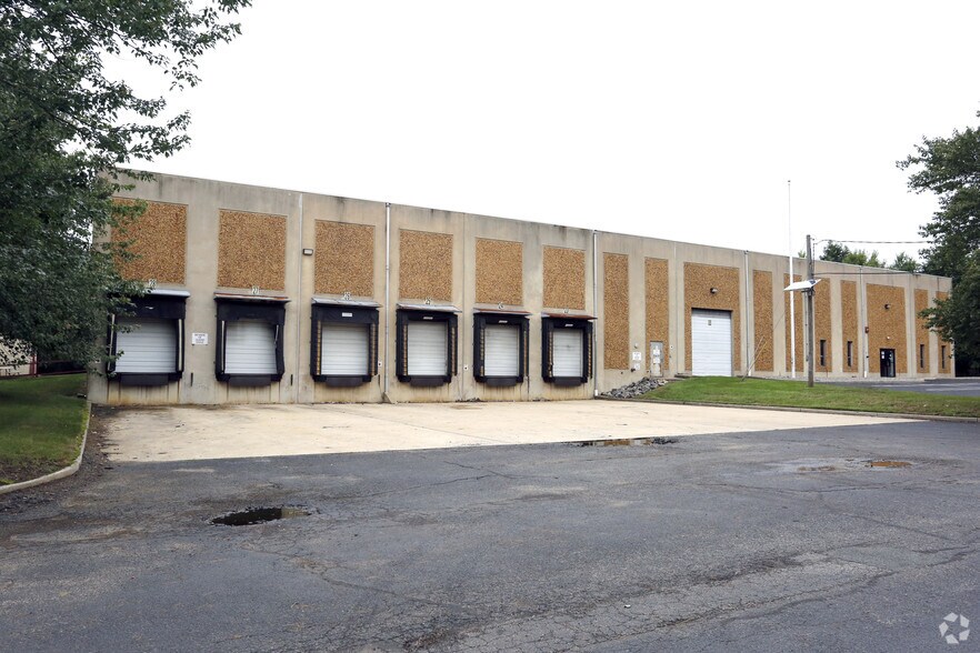 More Photos Of 17 Kimberly Rd, East Brunswick Warehouse For Lease