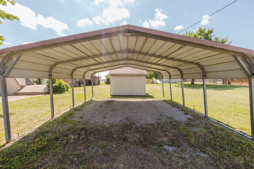 More Photos Of 1610 W 6th Ave, El Dorado General Retail For Sale