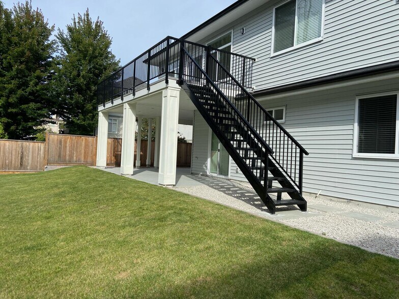 More Photos Of 11538 132A St, Surrey Warehouse For Sale