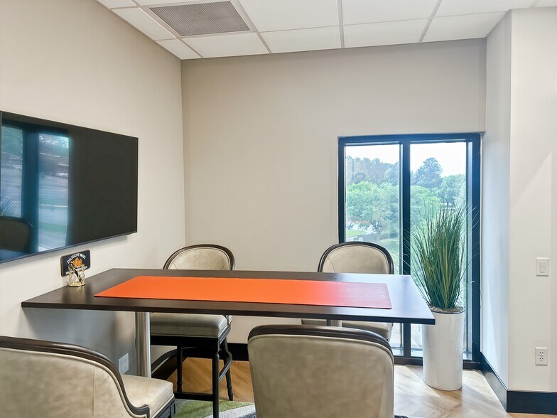 More Photos Of 1301 Industrial Dr, Crestview Coworking Space