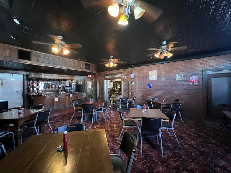 More Photos Of 821 W Broadway St, Muskogee Restaurant For Sale