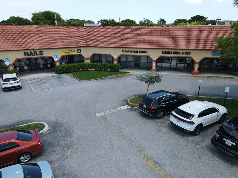 More Photos Of 12315-12389 Pembroke Rd, Pembroke Pines Unknown For Lease