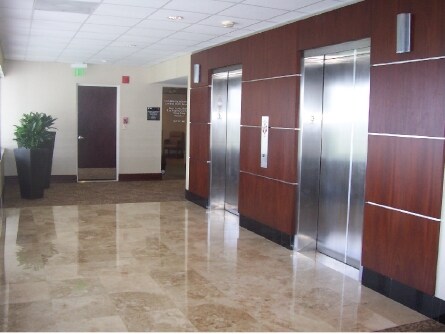More Photos Of 6100 Glades Rd, Boca Raton Office For Lease