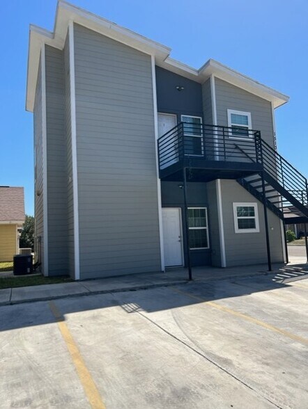 More Photos Of 1513 Quitaca Dr, Edinburg Apartments For Sale