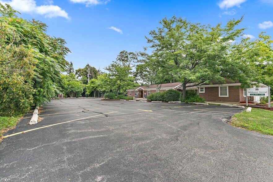 More Photos Of 712 W Main St, West Dundee Medical For Sale
