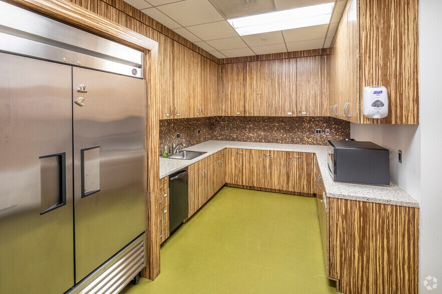 More Photos Of 2550 Wasser Ter, Herndon Office For Sale